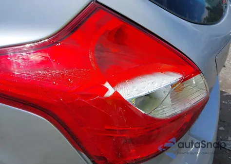 2013 Ford Focus Se z USA, uszkodzony, nr VIN 1FADP3K2XDL303391